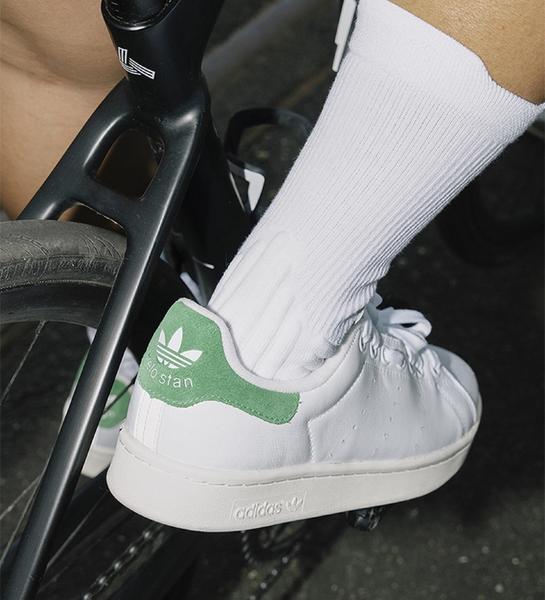 ★adidas★大人気★VELOSTAN SMITH★追跡可 Have You Seen the New Adidas VeloStan Smith? - BIKEPACKING.com